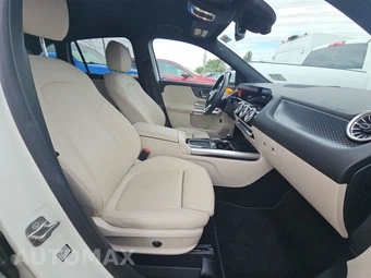2025 Mercedes-Benz GLA 250 - miniatura 8