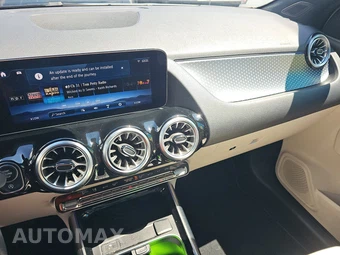 2025 Mercedes-Benz GLA 250 - miniatura 17