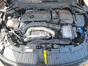 2025 Mercedes-Benz GLA 250 - miniatura 15