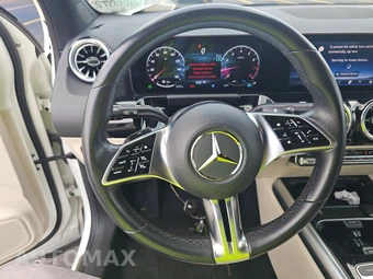 2025 Mercedes-Benz GLA 250 - miniatura 10
