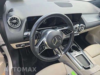 2025 Mercedes-Benz GLA 250 - miniatura 10