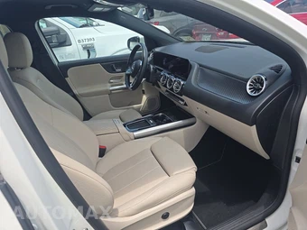 2025 Mercedes-Benz GLA 250 - miniatura 8