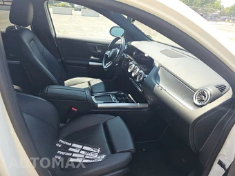 2025 Mercedes-Benz GLA 250 - miniatura 13