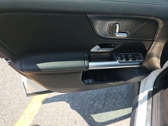 2025 Mercedes-Benz GLA 250 - miniatura 14