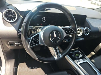2025 Mercedes-Benz GLA 250 - miniatura 15