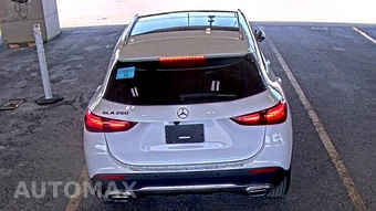 2025 Mercedes-Benz GLA 250 - miniatura 5