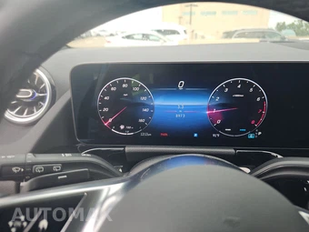 2025 Mercedes-Benz GLA 250 – miniatura 12