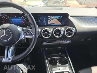 2025 Mercedes-Benz GLA 250 - miniatura 10