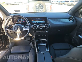2025 Mercedes-Benz GLA 250 - miniatura 11