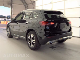 2025 Mercedes-Benz GLA 250 - miniatura 8