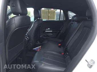 2025 Mercedes-Benz GLA 250 - miniatura 13