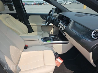 2025 Mercedes-Benz GLA 250 - miniatura 14