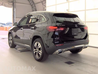 2025 Mercedes-Benz GLA 250 - miniatura 8