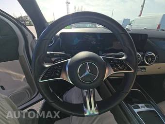 2025 Mercedes-Benz GLA 250 - miniatura 16