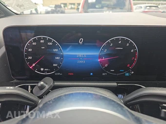 2025 Mercedes-Benz GLA 250 - miniatura 18