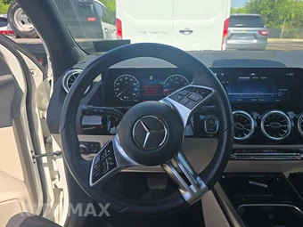 2025 Mercedes-Benz GLA 250 - miniatura 10