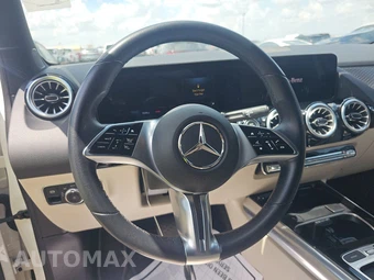 2025 Mercedes-Benz GLA 250 - miniatura 10