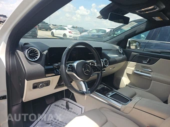 2025 Mercedes-Benz GLA 250 - miniatura 11