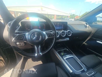 2025 Mercedes-Benz GLA 250 - miniatura 11