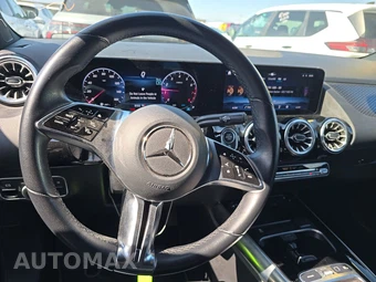 2025 Mercedes-Benz GLA 250 - miniatura 10