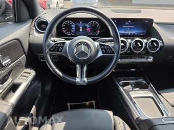 2025 Mercedes-Benz GLA 250 - miniatura 13