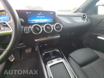 2025 Mercedes-Benz GLA 250 - miniatura 11