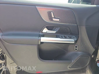 2025 Mercedes-Benz GLA 250 - miniatura 15