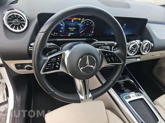 2025 Mercedes-Benz GLA 250 - miniatura 15