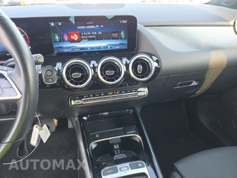 2025 Mercedes-Benz GLA 250 - miniatura 11