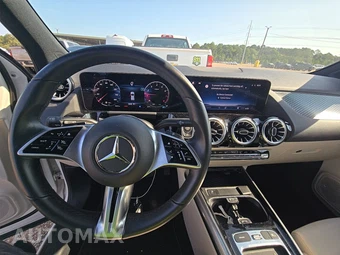 2025 Mercedes-Benz GLA 250 - miniatura 11