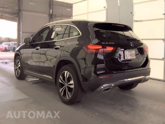 2025 Mercedes-Benz GLA 250 - miniatura 8
