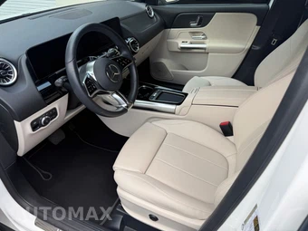 2025 Mercedes-Benz GLA 250 - miniatura 10