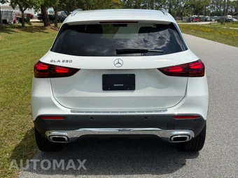 2025 Mercedes-Benz GLA 250 - miniatura 8