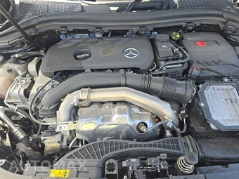 2025 Mercedes-Benz GLA 250 - miniatura 15