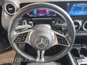 2025 Mercedes-Benz GLA 250 - miniatura 10