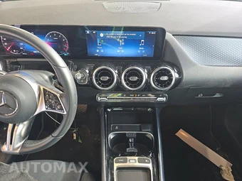2025 Mercedes-Benz GLA 250 - miniatura 11