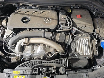 2025 Mercedes-Benz GLA 250 - miniatura 16