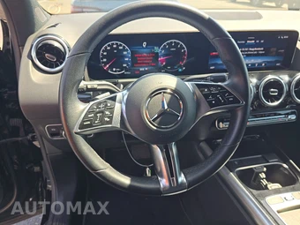 2025 Mercedes-Benz GLA 250 - miniatura 10
