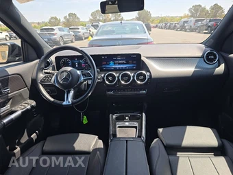 2025 Mercedes-Benz GLA 250 - miniatura 11