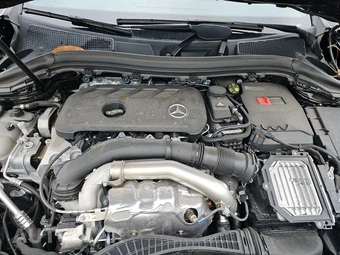 2025 Mercedes-Benz GLA 250 - miniatura 15