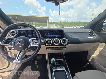 2025 Mercedes-Benz GLA 250 - miniatura 11