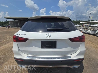 2025 Mercedes-Benz GLA 250 - miniatura 5