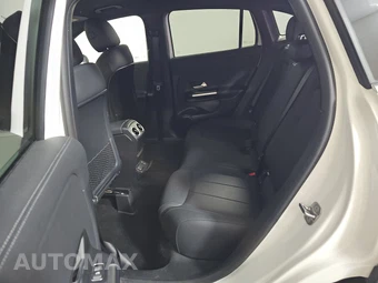 2025 Mercedes-Benz GLA 250 - miniatura 13