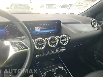 2025 Mercedes-Benz GLA 250 – miniatura 11