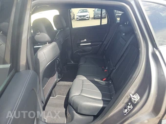 2025 Mercedes-Benz GLA 250 – miniatura 13