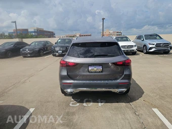 2025 Mercedes-Benz GLA 250 – miniatura 5