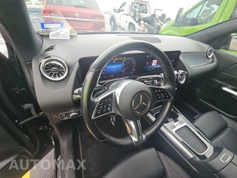 2025 Mercedes-Benz GLA 250 - miniatura 11