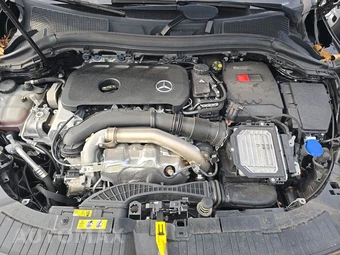 2025 Mercedes-Benz GLA 250 - miniatura 15
