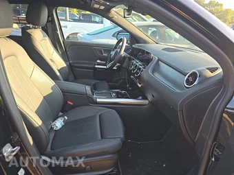2025 Mercedes-Benz GLA 250 - miniatura 8