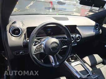 2025 Mercedes-Benz GLA 250 - miniatura 11